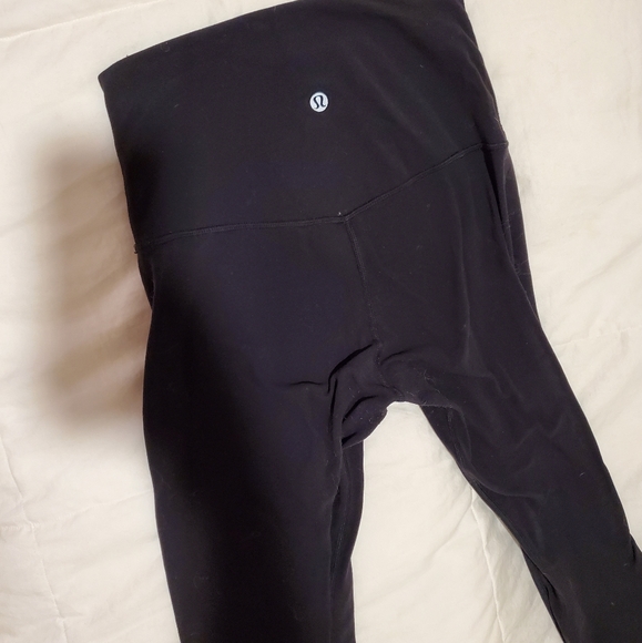 Lululemon leggins size 4 - Picture 3 of 3